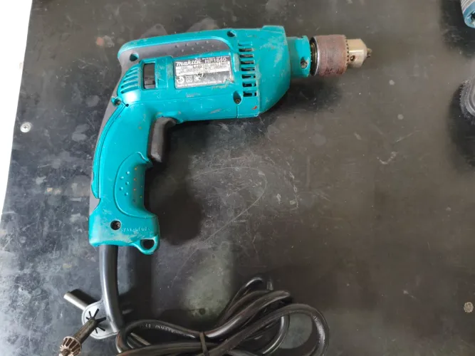 Furadeira Makita 220v