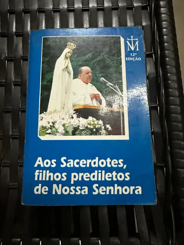 O livro "Aos Sacerdotes, Filhos Prediletos de Nossa Senhora"