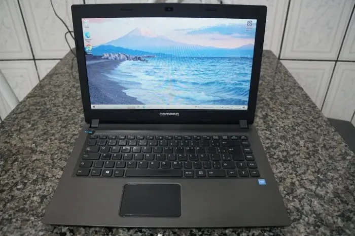 Notebook Compaq Presario Cq23 - Celeron N2820 DDR4 4gb - SSD 120gb Win10