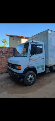 Caminhão a venda