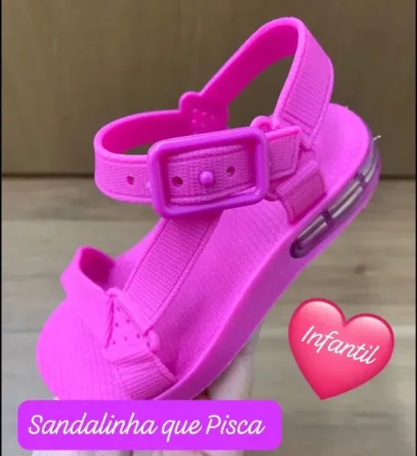 Sandália Infantil 23/24 com luz led... Linda!!!