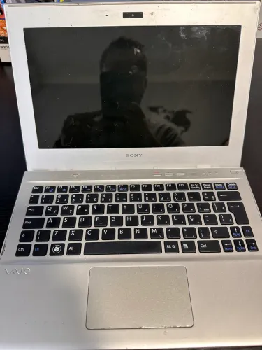 senha? Notebook Usado Sony Vaio SVT111A11X Intel Core i3 4GB RAM SSD 240GB 13,3"