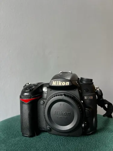 CÂMERA NIKON D-7000