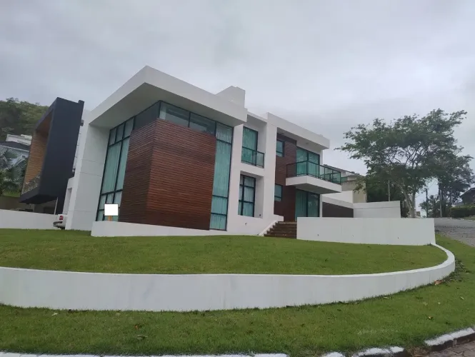 Mansão em Macaé com 3 suites em Lagoa - Macaé - RJ