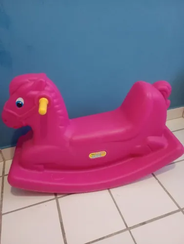 Cavalinho de Balanço Infantil Rosa