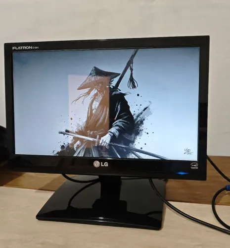 Monitor LG Flatron 15,6"
