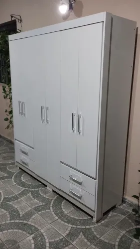 Guarda Roupa 6 ptas e 4 gavetas