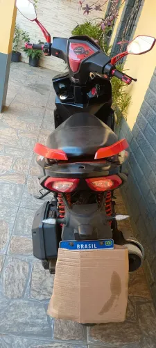 Vendo uma linda moto auguri 150 cilindradas boa para esportiva e boa para quem quer tirar
