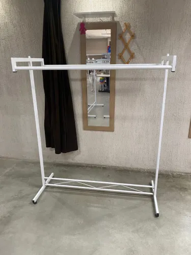 VENDO ARARA DUPLA PARA ROUPAS SUPER RESISTENTE  EM EXCELENTE ESTADO