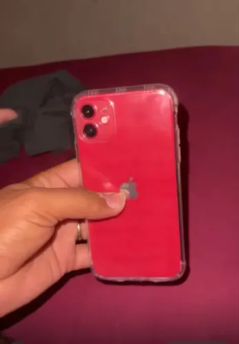 IPHONE 11 vermelho