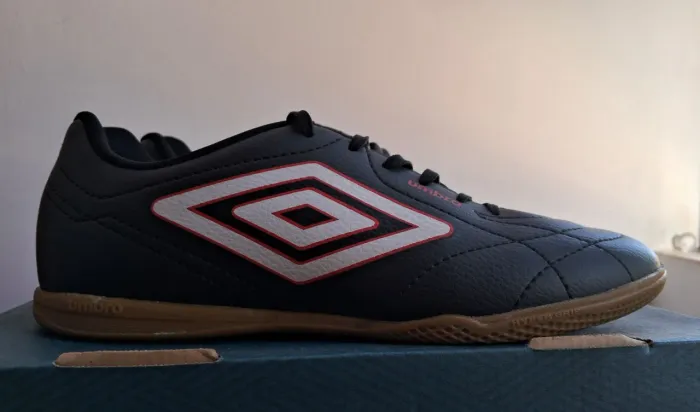Chuteira Umbro