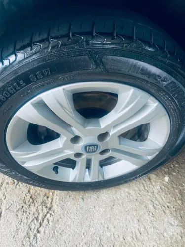 Fiat Palio Essence 1.6 Flex 16V 5P 2013