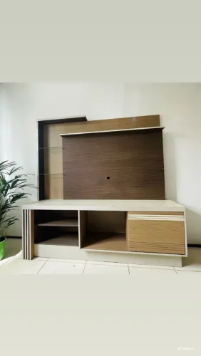 Vendo Rack 2,4m com pequenos detalhes de uso.