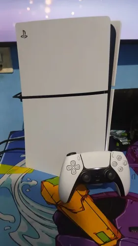 PS5 Slim 825GB versão mídia digital