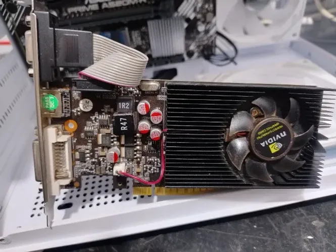 Placa de video gt730 4gb