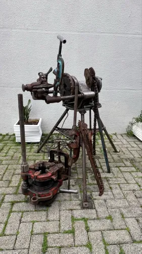Rosqueadeira Ridgid 300 tubo até 4? com ferramentas