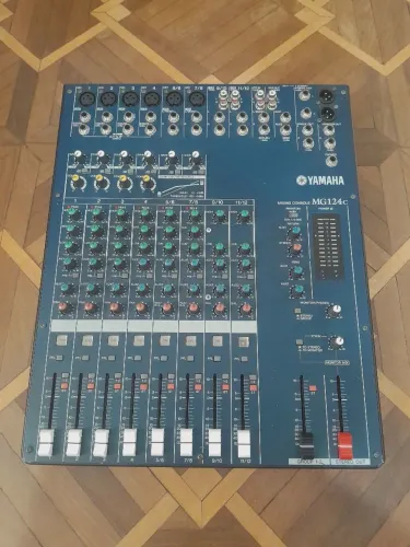Mesa yamaha 124c