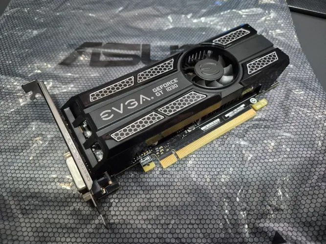 Placa de vídeo NVIDIA GEFORCE GT-1030 EVGA