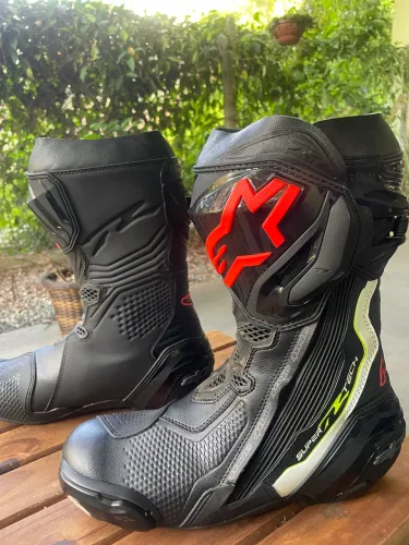 Bota Alpinestars Super Tech R - a mais top