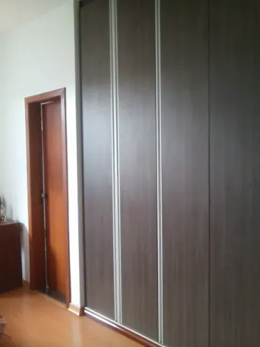 Casa com 3 quartos, um é suite,2 salas,garagem coberta e quintal B, Jardim Alvorada BH