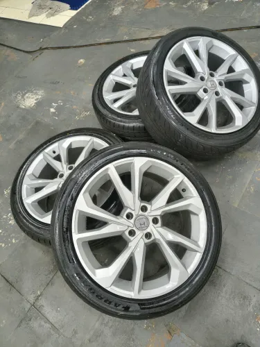 Rodas aro 20 Civic G10 com pneus 