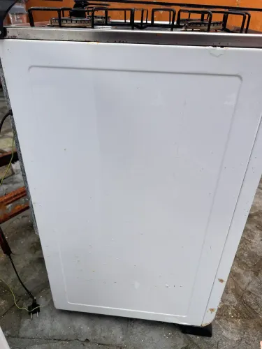 Vende-se um fogão Atlas em perfeitas condições de uso