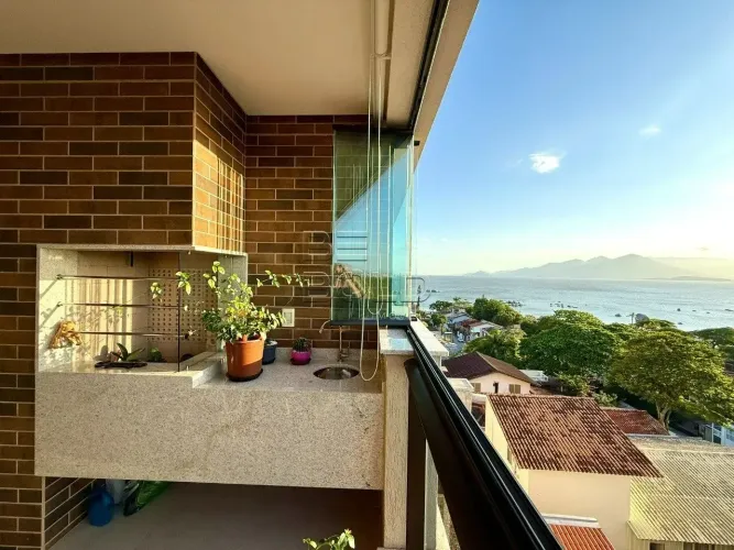 Apartamento com vista mar e 3 dormitórios no Colinas Itaguaçu
