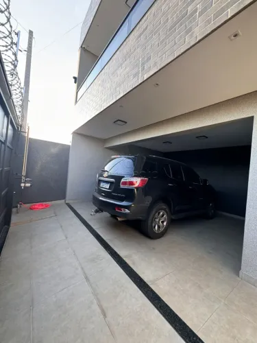 Casa 4 Dormitórios | 2 Suítes com Closet | Piscina Aquecida | Área Gourmet