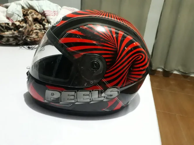 Vende-se capacete de moto