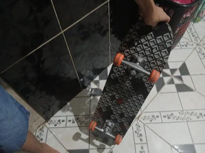 Skate de brinquedo usado