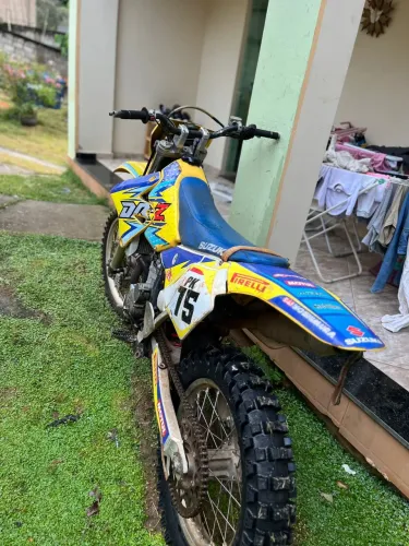 Moto de trilha dr-z 400 