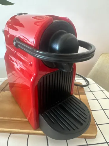 Cafeteira Nespresso Inissia Super Conservada