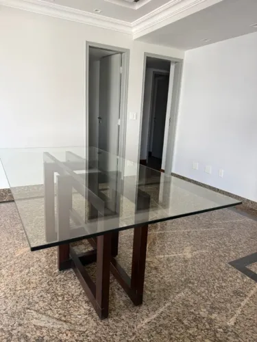 Mesa de jantar com tampo de vidro - 8 lugares (2,20m)