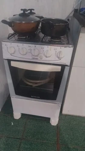 Vende-Se Fogão 4 Bocas Conservado Junto Com Um Registro Novo *