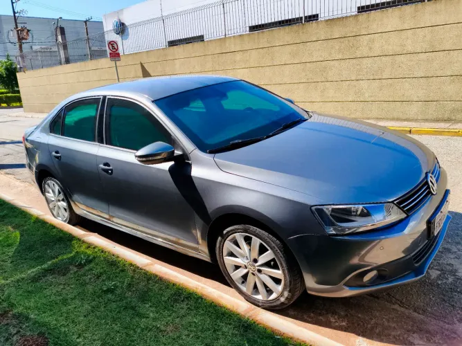 Volkswagen Jetta Comfortline 2.0 T.flex 8V 4P Tipt. 2014