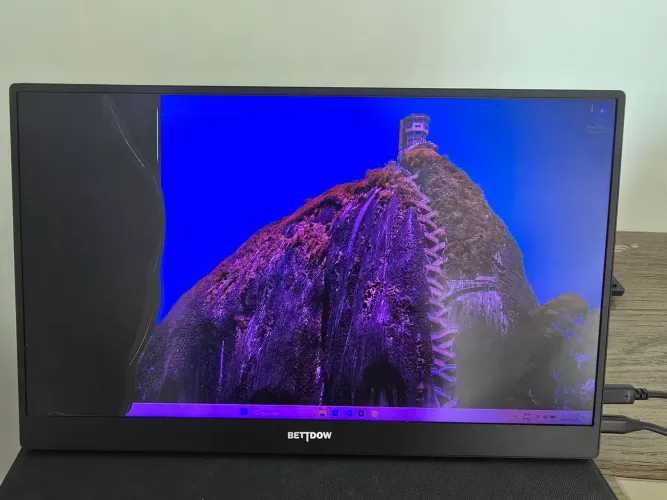 Monitor portátil com defeito