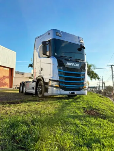 SCANIA/S450 A6X2 - AZUL - 2019/20 - Teto alto