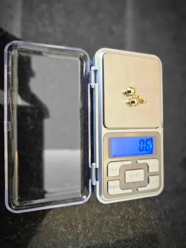 Par de brincos em Ouro 18K