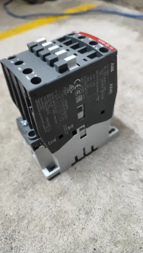 CONTACTORA ABB AX40-30-10-26 - NOVA