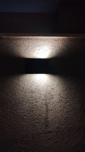 2 Arandelas quadrada, não acompanha as lâmpadas 