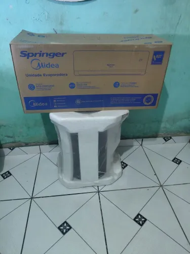 Vendo este ar-condicionado, zerado ninca usa ..