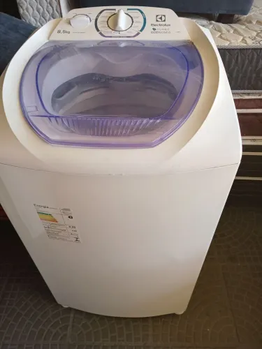 Máquina Electrolux 8,50kg em ótimo estado. (Entrego).