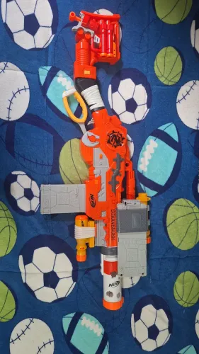 Nerf N-Strike Modulus Scravenger, Único defeito é a lanterna