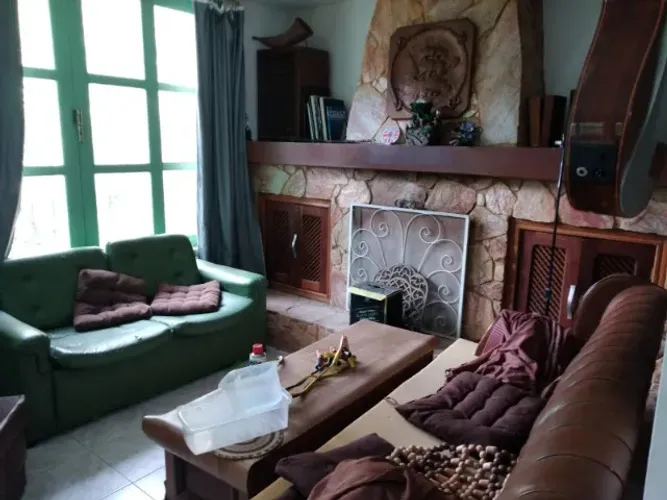 CASA DE DOIS ANDARES COM QUATRO QUARTOS, SAUNA E ÁREA DE LAZER / MURY NOVA FRIBURGO RJ