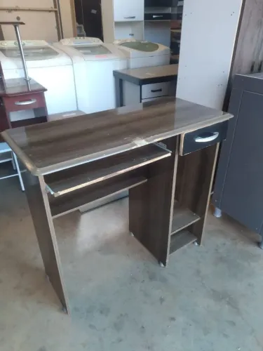 Mesa escrivaninha USADA ENTREGA dentro de Uberlândia MG