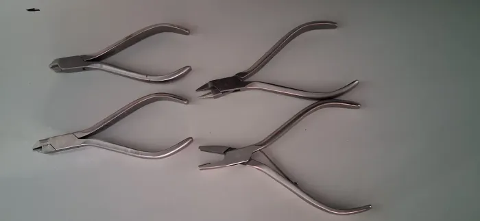 Kit de alicates ortodônticos/protéticos em aço inox - usados em bom estado