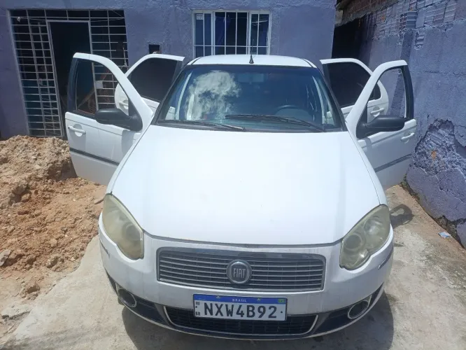Fiat Siena Attractive 1.4 Fire Flex 8V 4P 2011