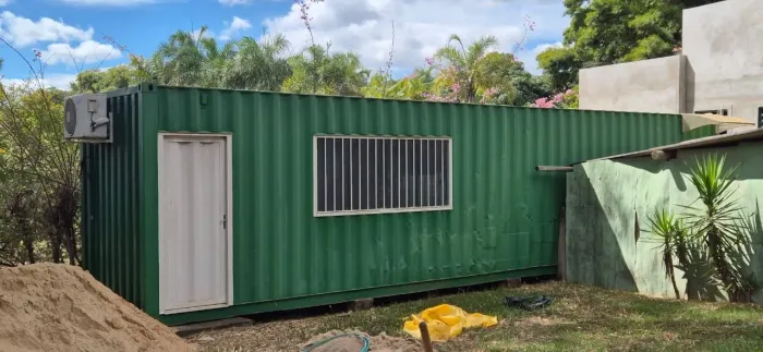 Container HC 12m com escritório, home Theater e depósito/garagem