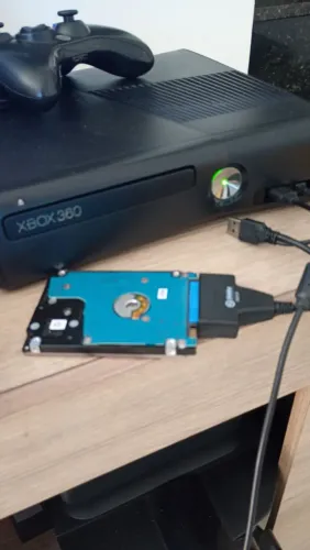 Xbox 360 LTU 3.0 500 GB CB HDMI 2 controles+ 60 jogos físicos, acesso online na Microsoft