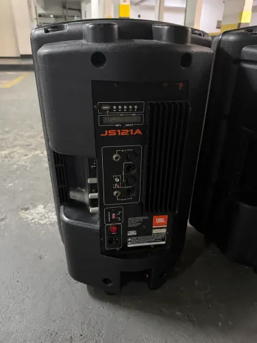 Caixa JBL 121A